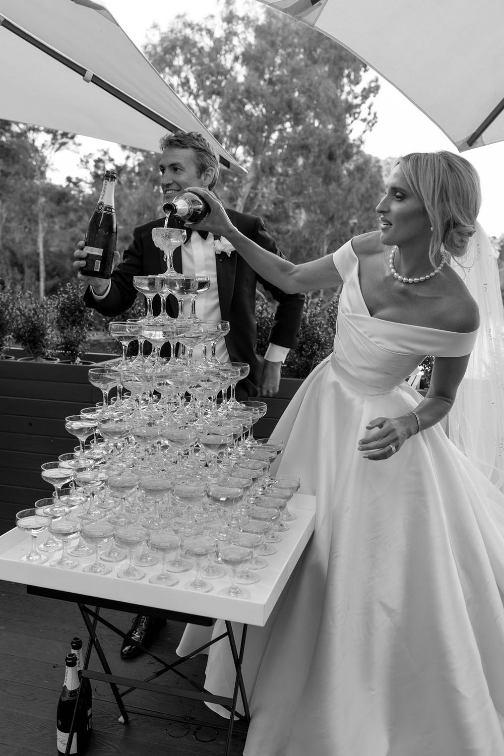 Torre de champán para la clásica boda de la empresaria australiana Gretta van Riel