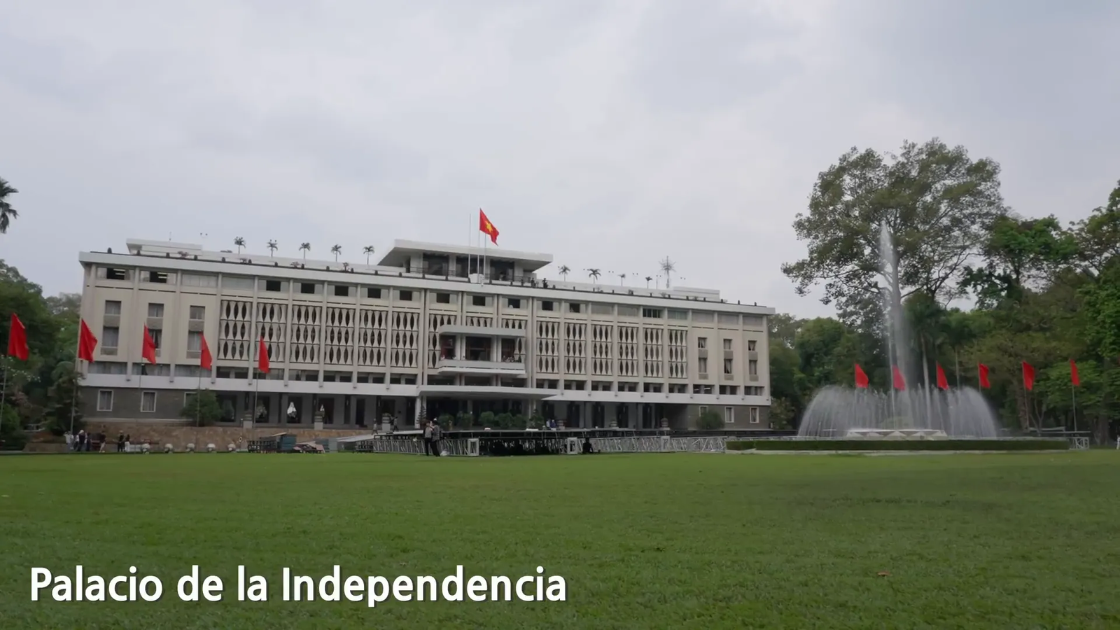 Palacio de la Independencia: fachada y entrada histórica